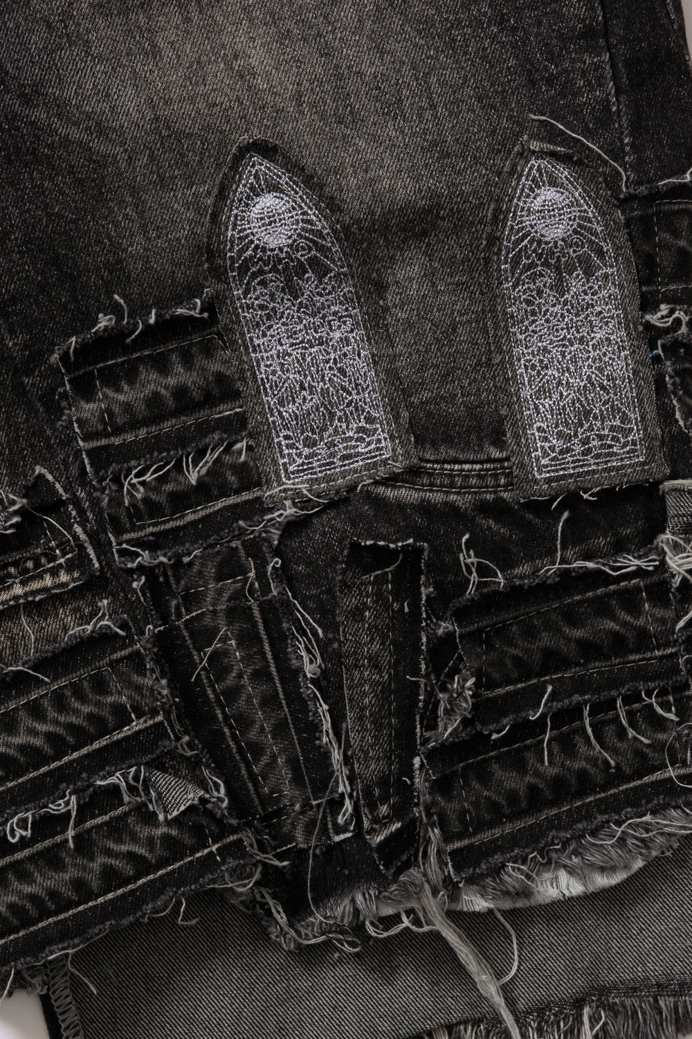 PATCHED ARCH BLOWOUT DENIM SHORT