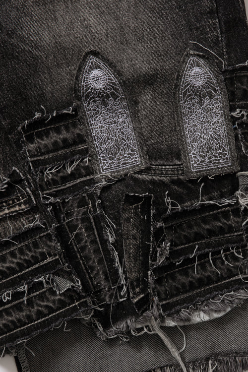 PATCHED ARCH BLOWOUT DENIM SHORT