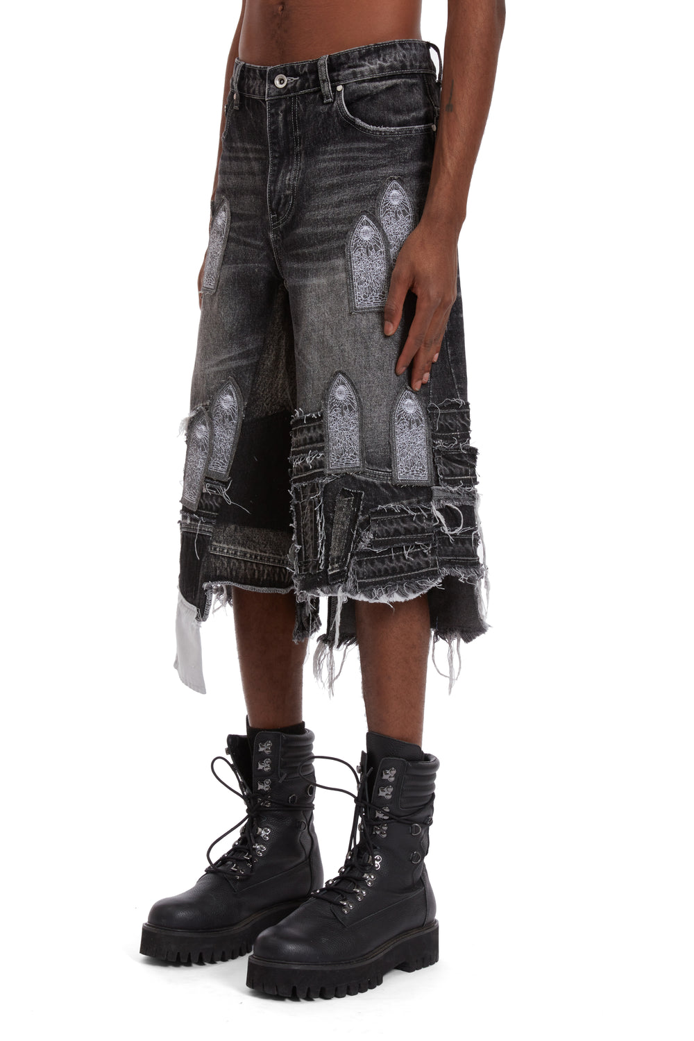 PATCHED ARCH BLOWOUT DENIM SHORT