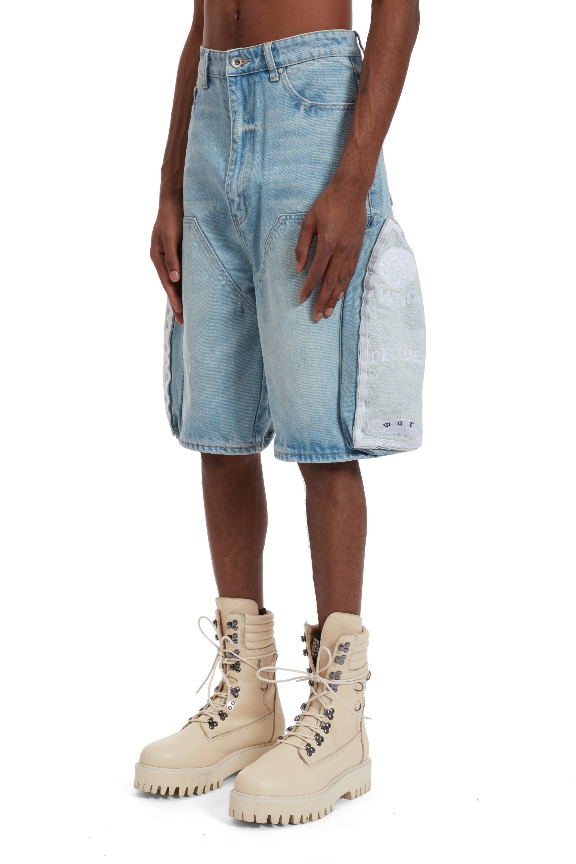 SIDE EMBROIDERY SHORT