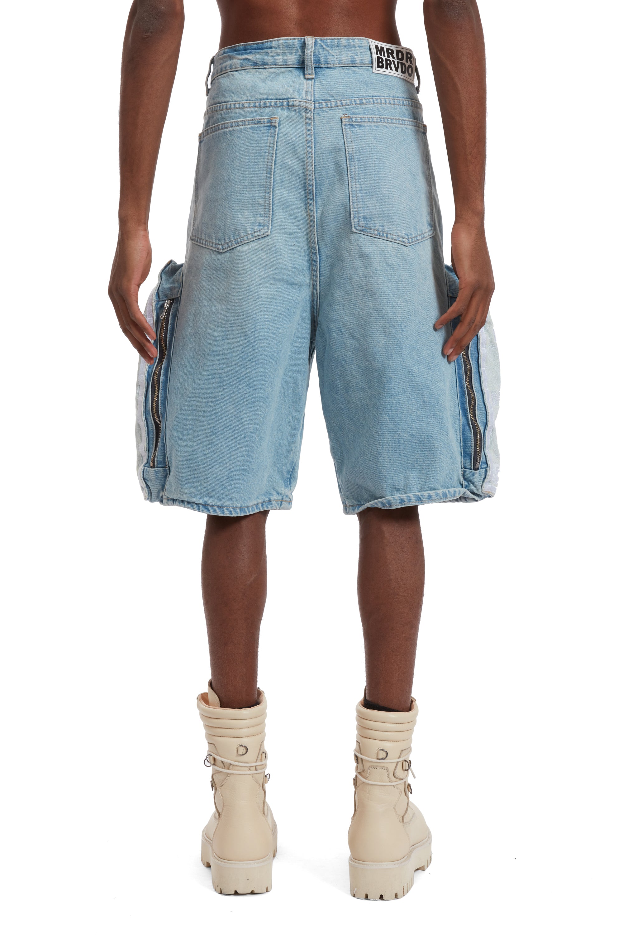 SIDE EMBROIDERY SHORT
