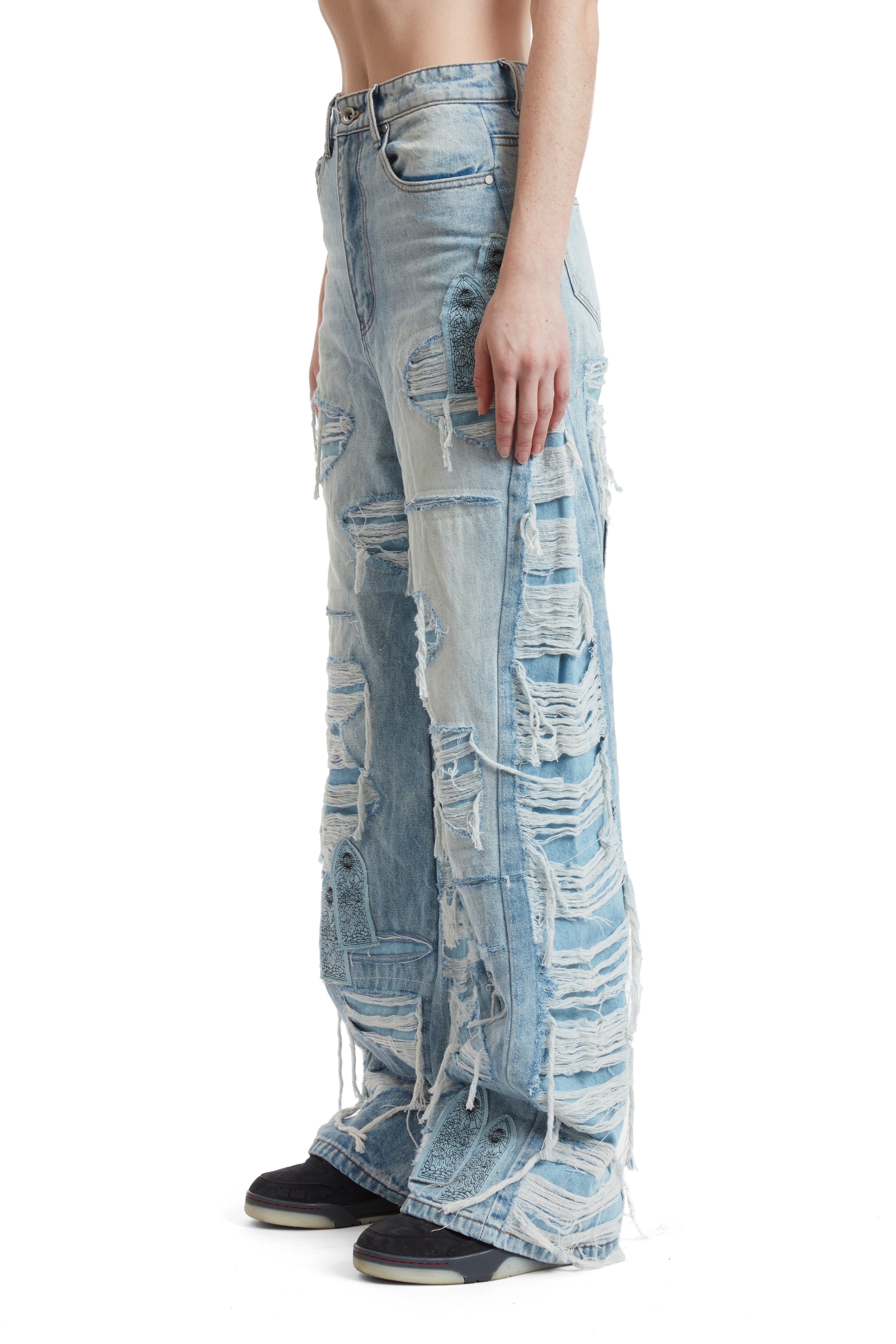 FULL DISTRESS ARCH DENIM