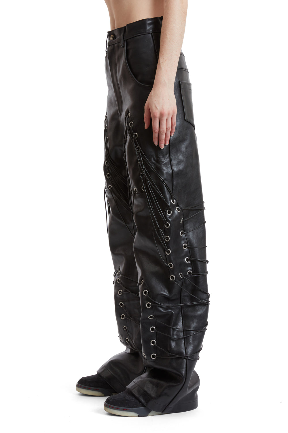 WIDE-LEG GROMMET PANT